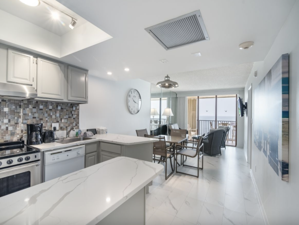 Lovely Condo in Marco Island with Full Ocean Views Sleeps 4